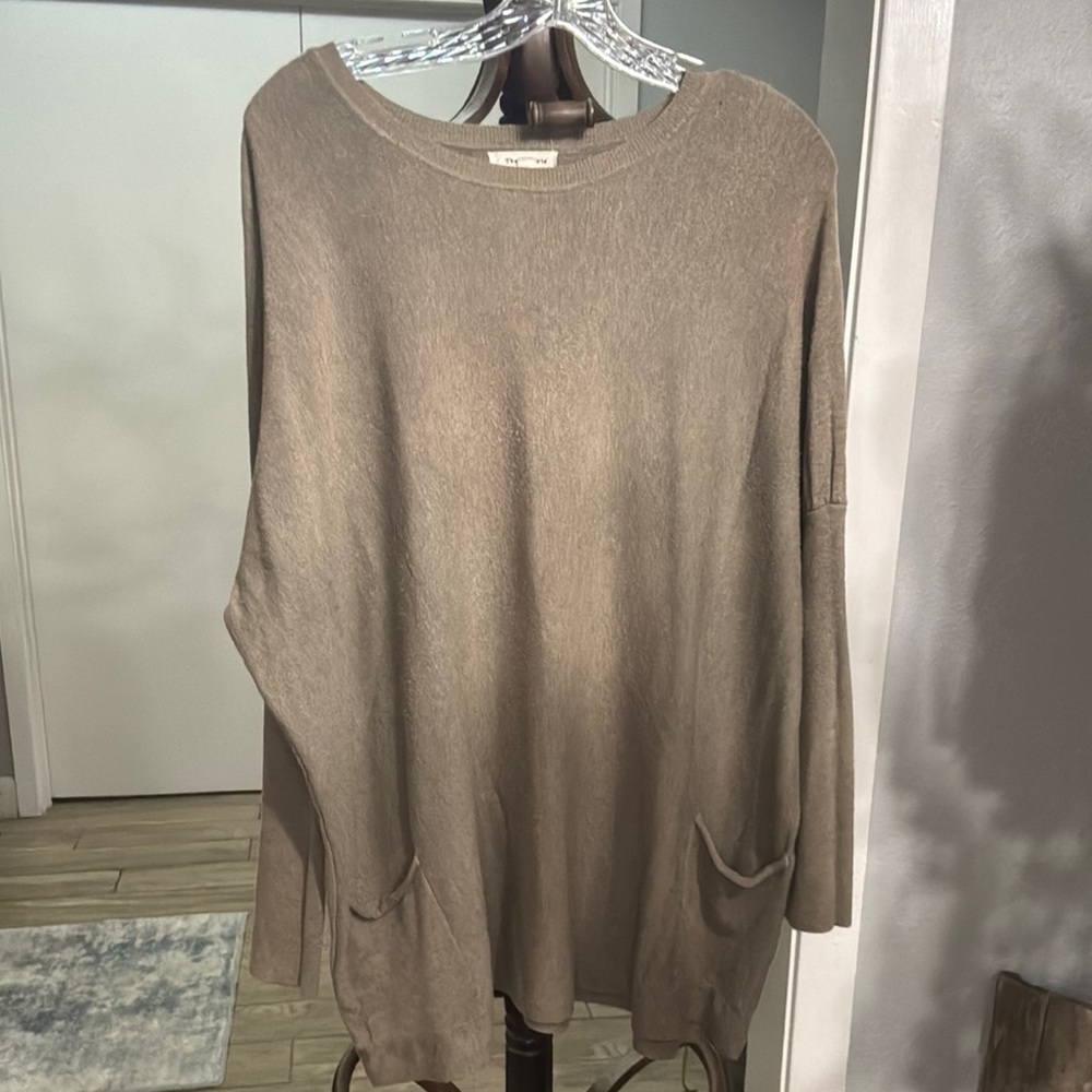 Tea n Rose Brown Tunic Top
